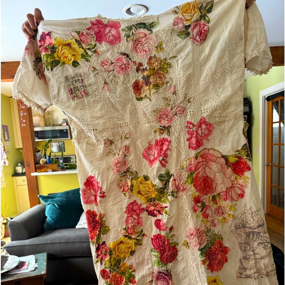 Beautiful Magnolia Pearl wearable art dress. Coronado Eyelet Pearl colored - Picture 6 of 12